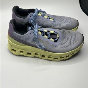 On cloud monster athletic Running Sz 9.5